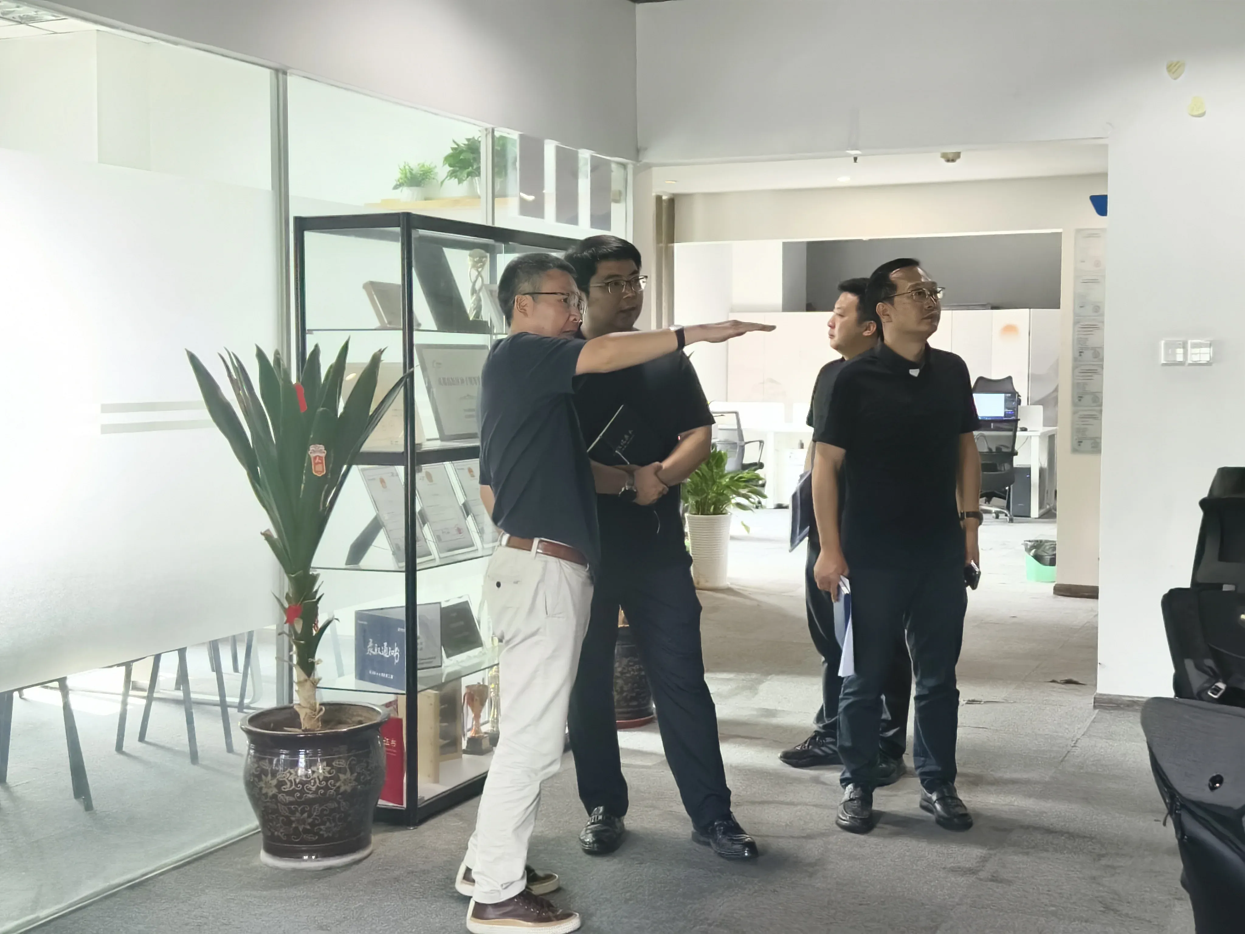 成都数据集团领导一行莅临“快启”调研指导插图1 成都数据集团领导一行莅临“快启”调研指导插图1